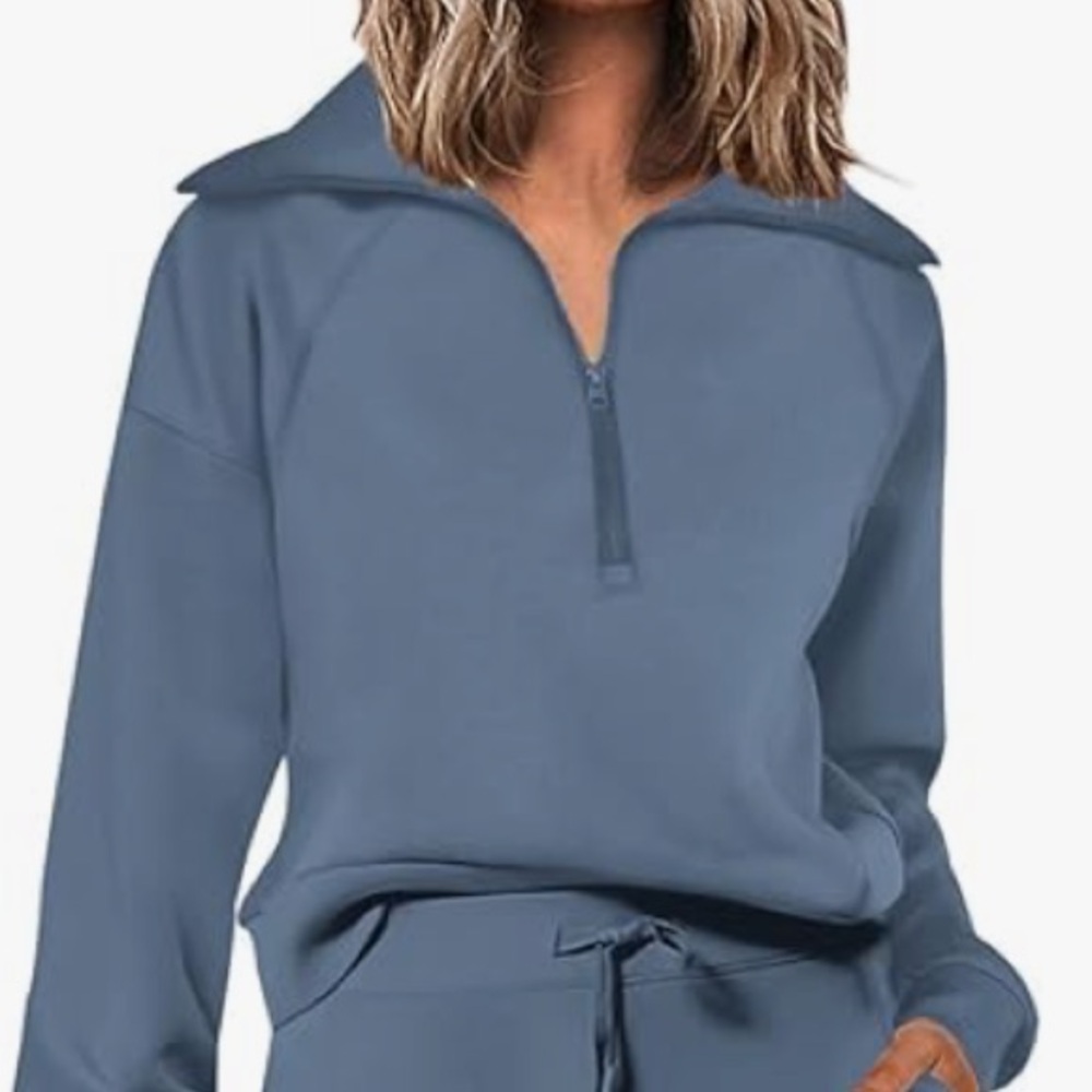 NWT Women's Blue Half-Zip Top E15